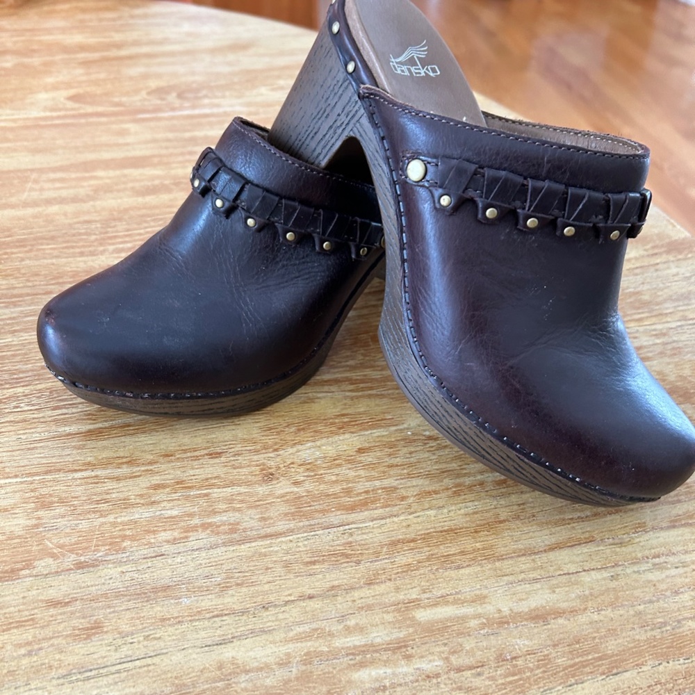 Dansko Deni Leather Studded Wood Mule Ankle Block Heels Size 38